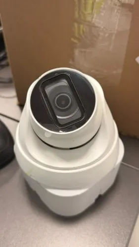 Câmera IP Intelbras VIP 1130 D G3 Dome PoE + Caixa VBOX