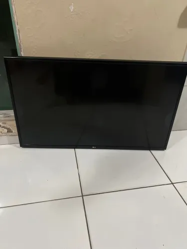 TV LG 43 polegadas para retirada de peças