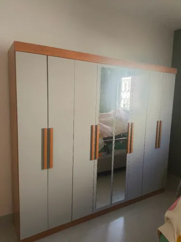 Guarda roupa 6 portas - 1 ano uso.