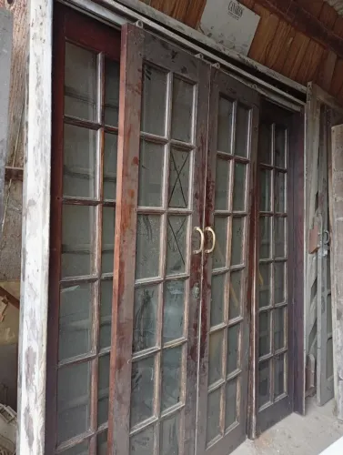 Vendo porta janela madeira bento Torquato da rocha 1532vila nova Joinville 