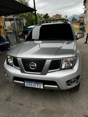 Nissan Frontier SV AT. CD 4X4 2.5 TB Dies. Aut. 2015