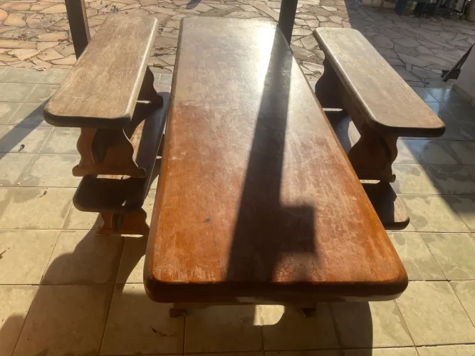 Mesa de madeira maciça Família
