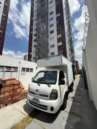 Caminhão baú disponível para fretes !!!! Preço bom