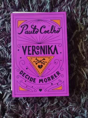 Livro VERÔNIKA DECIDE MORRER