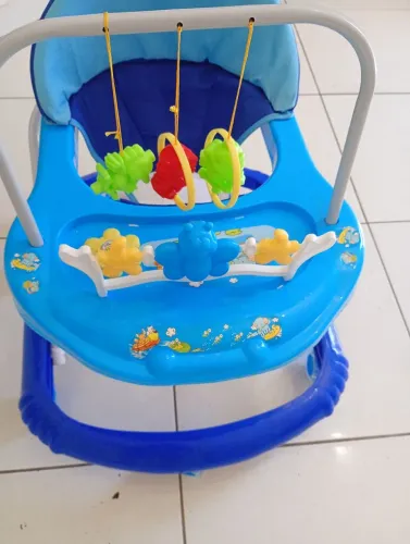 Vendo um andador novo