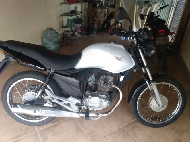 Vendo CG CARGO KS 2013