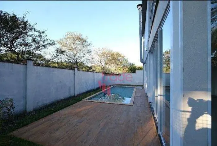 Casa em Condomínio Fechado à venda de 04 Quartos sendo Suítes no Bairro Bonfim Paulista em
