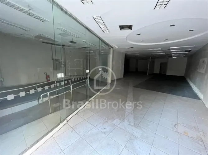 Ponto Comercial e 1 banheiro à Venda, 324 m² Antiga Agencia do Banco Itaú