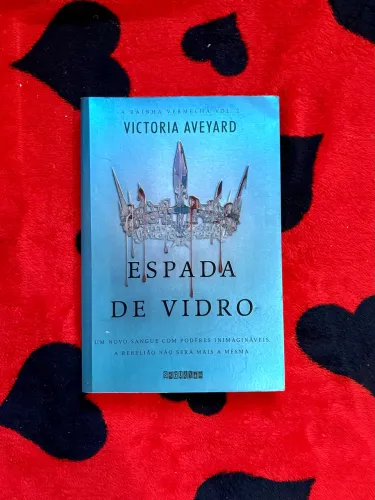 Livro: Espada de Vidro - Victoria Aveyard