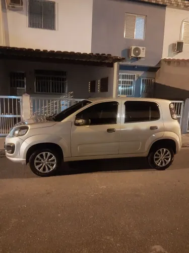 Fiat Uno Attractive 1.0 EVO Fire Flex 8V 5P 2021