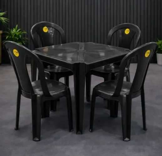 Conjuntos de mesas - Kits com 4 cadeiras na cor preta