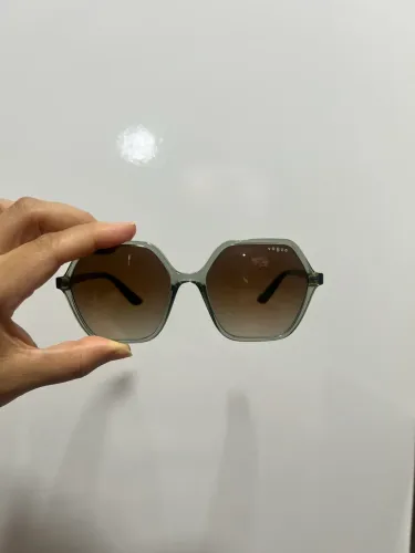 Óculos de sol vogue 