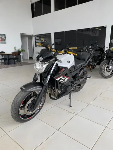 Yamaha XJ6 600