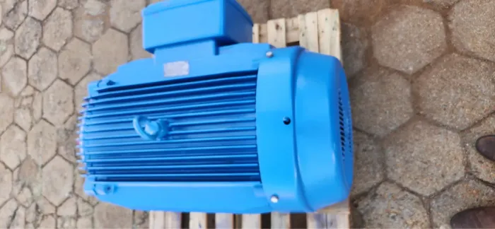 Motor WEG 200 cv  1780 Trifásico modelo 315