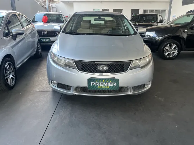 Kia Motors Cerato 1.6 16V Mec. 2010