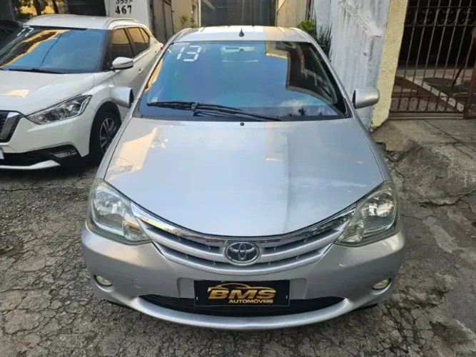Toyota Etios XLS 1.5 Flex 16V 5P Mec. 2013