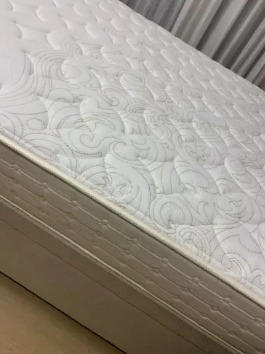 Colchão King Koil Pearl (Molas Ensacadas + Foam Gel) - Excelente estado / Semi novo!
