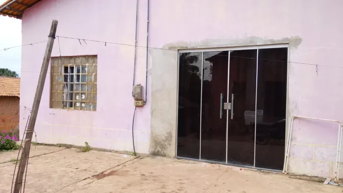 Vendo uma casa