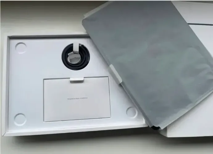 APPLE MACBOOK M3 AIR