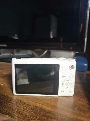 Câmera Digital Samsung WB250F 14.2MP LCD 3 pra retirar peças!