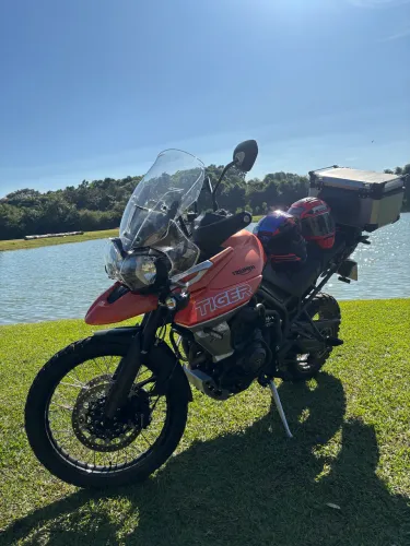 Tiger 800 laranja impecável