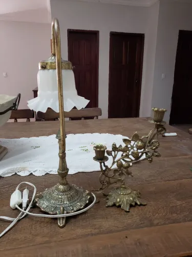 Luminária e candelabro em bronze