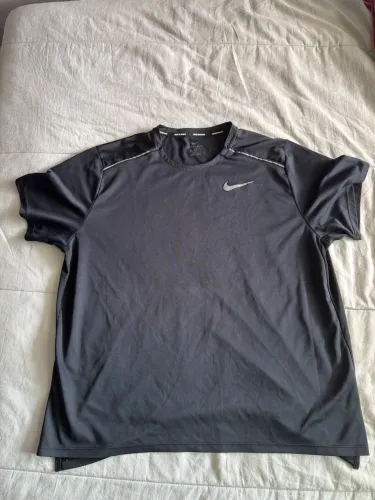 Camisa Nike running