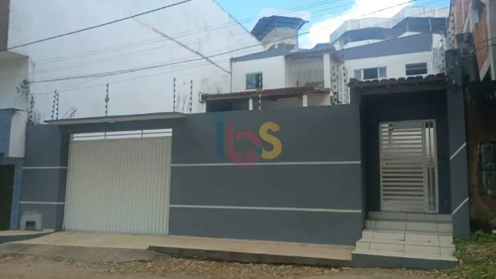 Casa à Venda em Itabuna | Pontalzinho | 3 Quartos, Suíte e Energia Solar.