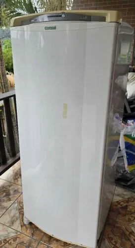 Geladeira com defeito