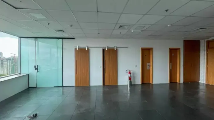 Excelente Oportunidade de Locação! Sala Comercial de 113m² ?? Localização Privilegiada: Av