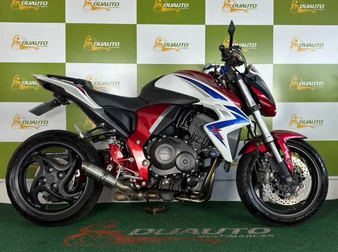 Honda CB 1000R 2015 BARRACUDA IMPECÁVEL APENAS 39500KM TODA REVISADA E COM GARANTIA