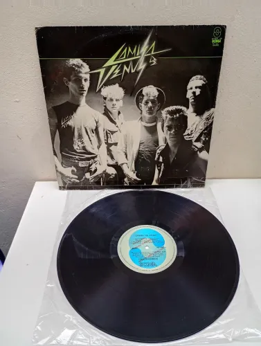 LP Disco de Vinil Camisa de Vênus - 1o. Álbum 1983 com encarte bom estado Rock Nacional