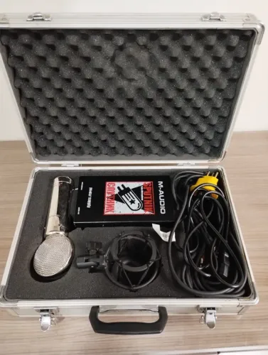 Microfone M-Audio Sputnik Valvulado Profissional + Case Original
