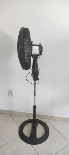 Vendo Ventilador MONDIAL, em ótimo estado. Comprado em 20/04, com nota fiscal. Valor: 220