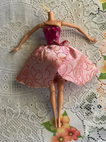 Barbie - escola de princesas- SUKATA