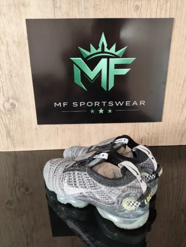 Tênis VaporMax Flyknit Cinza Chumbo - Tam. 42