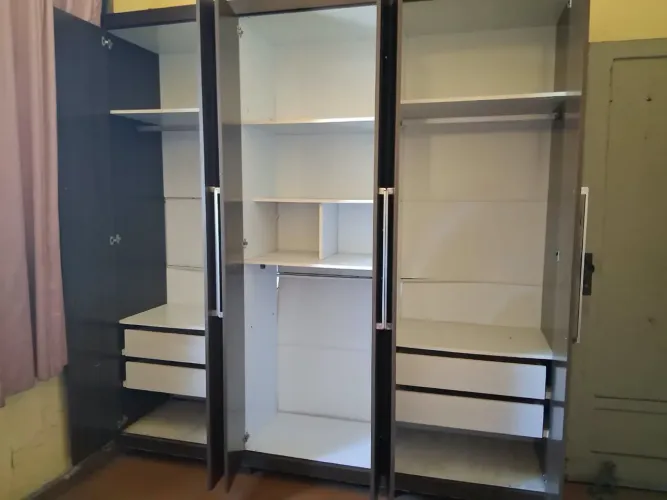 Guarda roupa 6 portas
