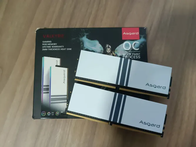 Memória RAM Asgard Valkyrie White DDR4 16GB (2x8GB) 3200MHz RGB