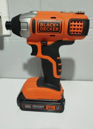Parafusadeira de Impacto 20V Black+Decker Lithium Power + Bateria 1.5Ah e Carregador...