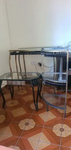 Mesa de centro, aparador e cantoneira