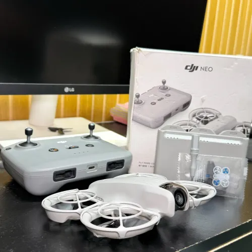 DJI Neo Fly More Combo - Completo com 3 baterias