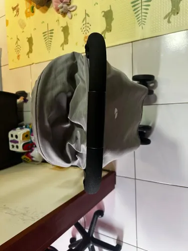 Carrinho de bebê semi novo