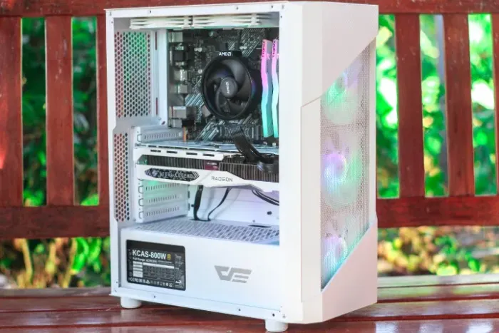 5600 - 16GB - RX 7700XT