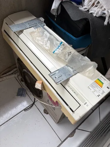 Ar-Condicionado LG 12.000 BTUs - Convencional, Não Inverter