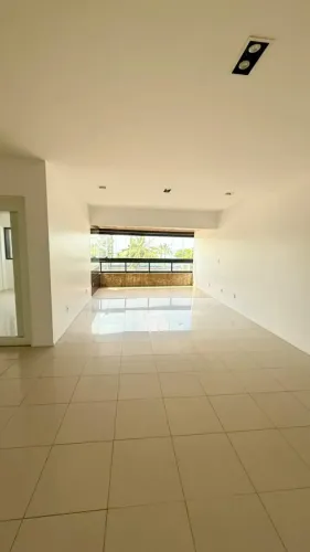 Apartamento alto padrão à venda no Condomínio Edifício Atlanta na Pajuçara em Maceió - AL
