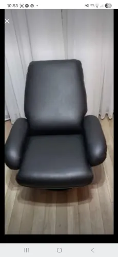 VENDO POLTRONA DE MASSAGEM ELETRICA RECLINÁVEL  MINNESOTA E LOUISIANA RIVATTI PRETA