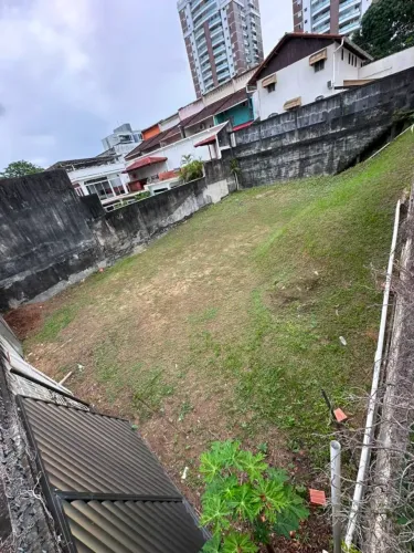 Terreno conjunto kissia, alugo 15X 25. todo murado, proximo ao lanche o Mário