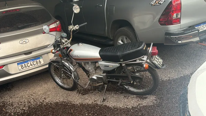 ML 125 ano 79 placa preta