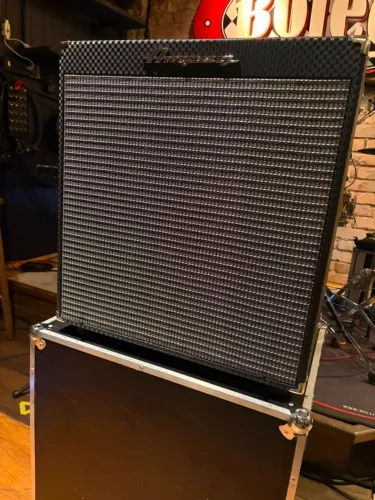 Amplificador Ampeg RB115 - (com case)