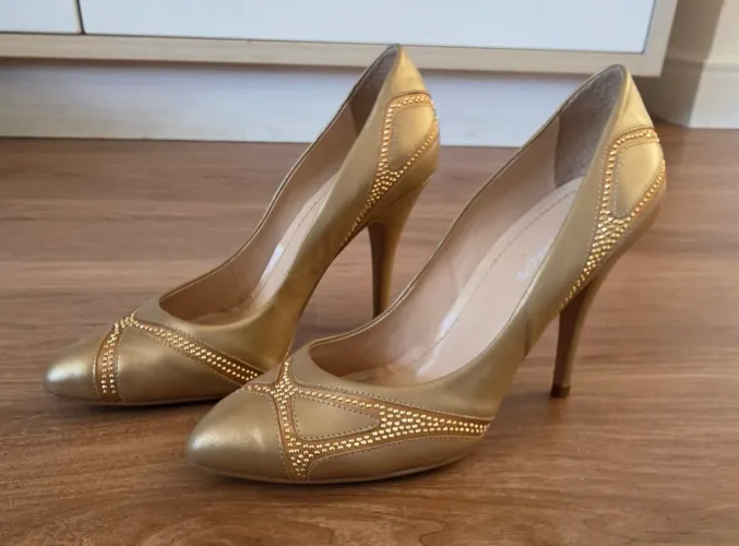 Scarpin Dourado - Werner - Tam 35